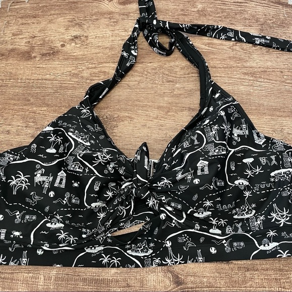 Old Navy Tie-Front Plus-Size Long-Line Halter Swim Top Scenic Size 3X - Picture 2 of 6